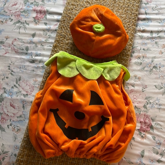 Pumpkin 🎃 costume - Picture 1 of 1